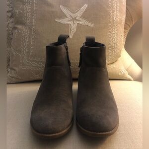 Vionic Suede Bootie 6.5